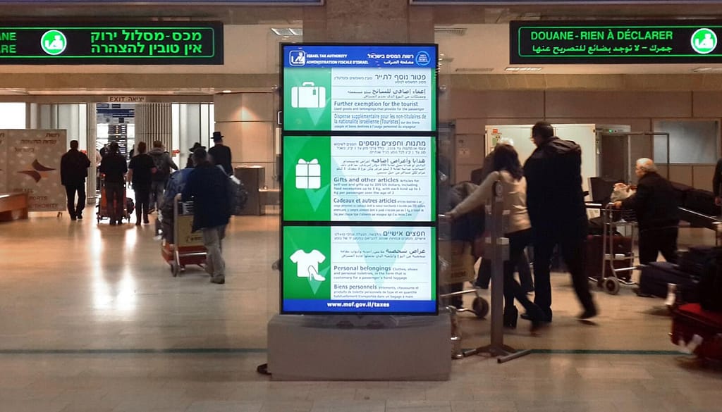 Examples Digital Signage Airports