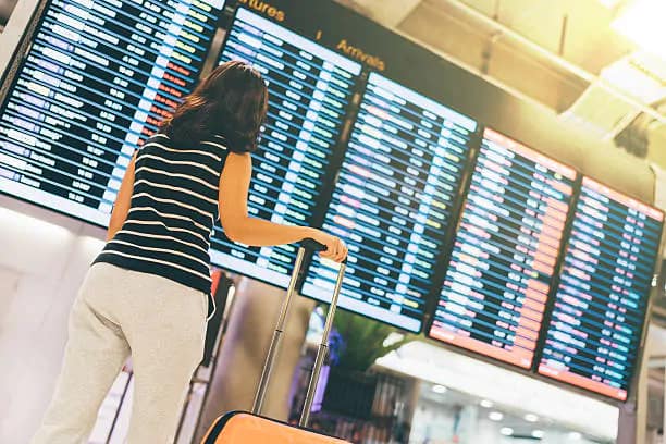 digital signage airport perceived wait times for passenger satisfaction and entertainment