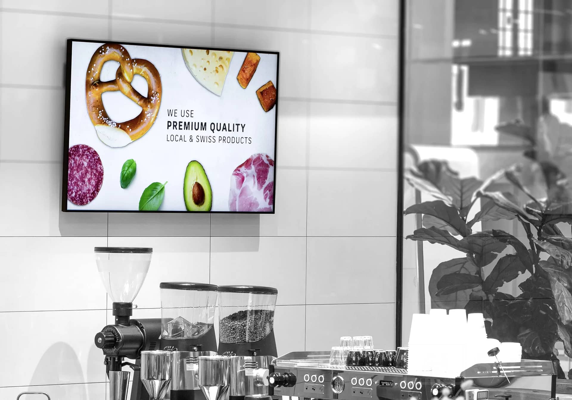 digital signage screens operating systems 