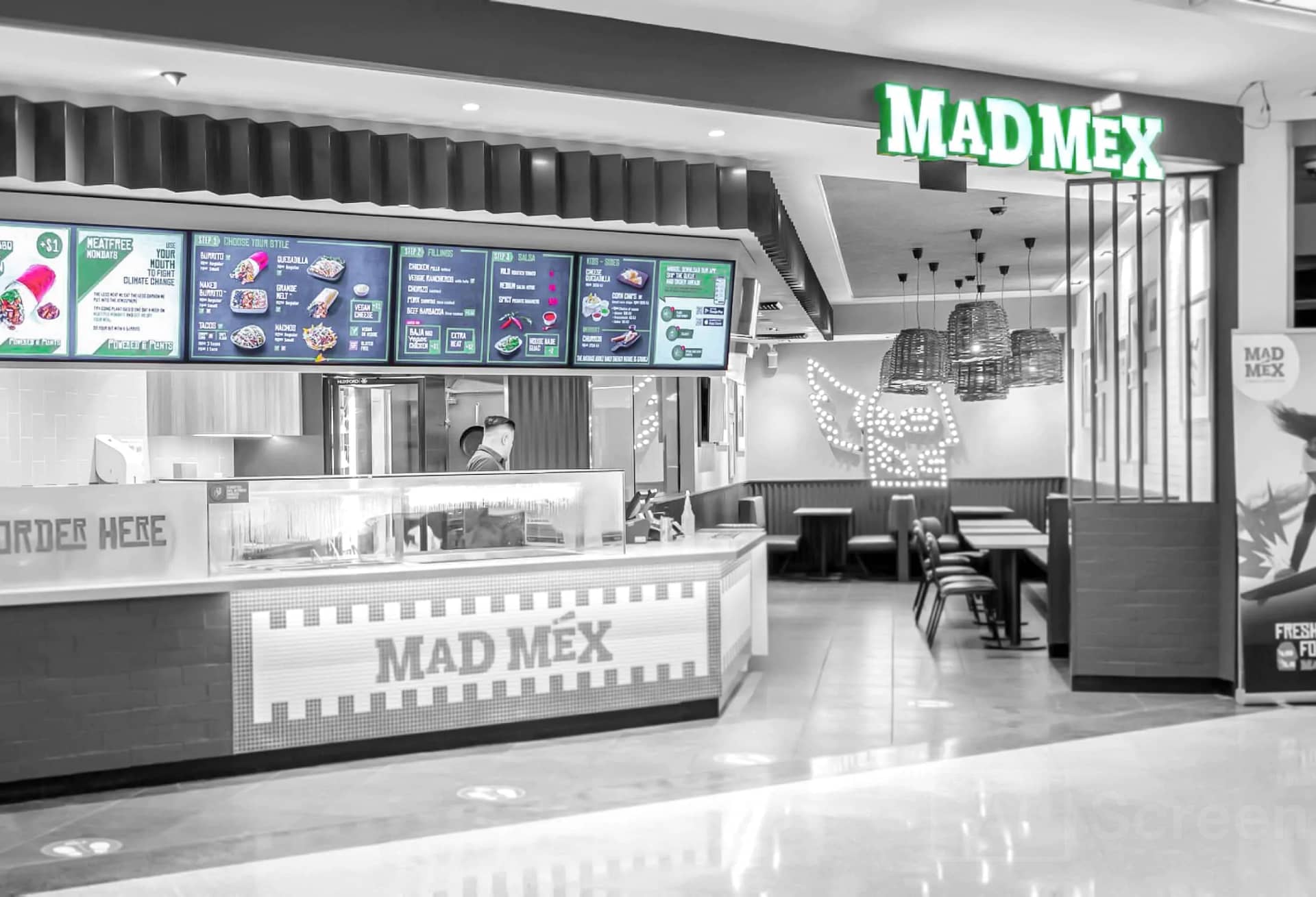 digital signage for restaurant promotions and marketing